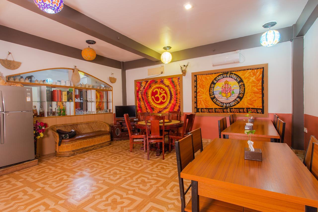 Silver Sky Hotel Pokhara Buitenkant foto
